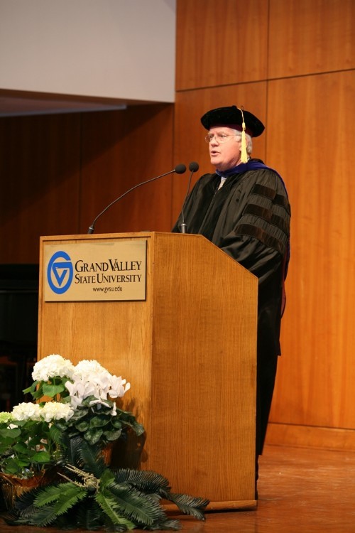 Stephen Rowe, Professor of Philosophy, provides the Convocation address, "The Paradoxical Common Good".